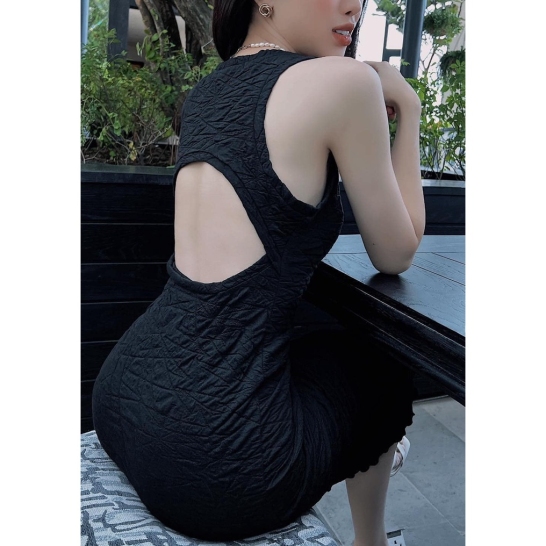 Váy body khoét lưng thumb