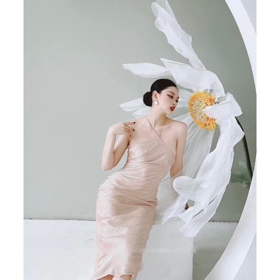 Váy lụa yếm hở lưng 3 màu thumb