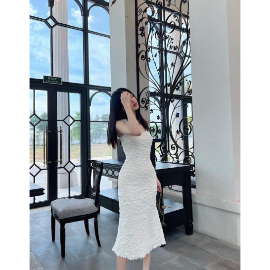 Váy body khoét lưng thumb