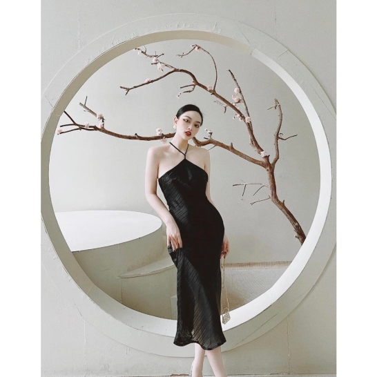 Váy lụa yếm hở lưng 3 màu thumb