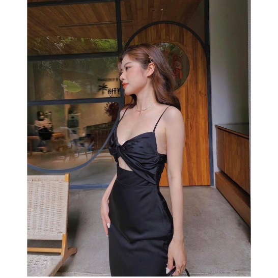 Váy lụa xoắn ngực thumb