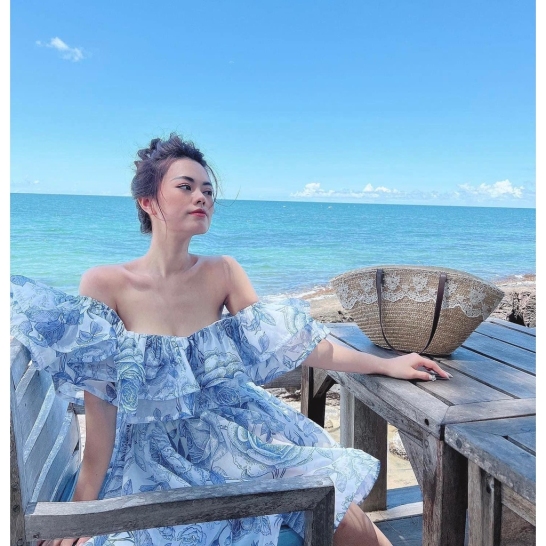 Váy tơ trễ vai xanh + hồng thumb