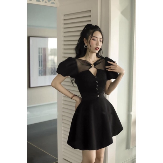 Váy đen cổ lưới thumb