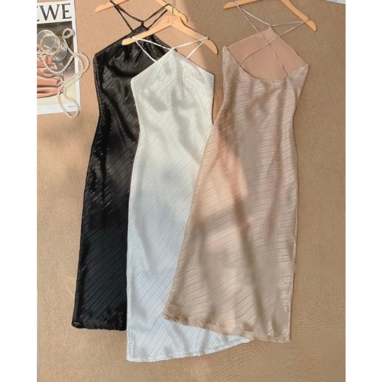 Váy lụa yếm hở lưng 3 màu thumb