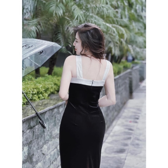 Váy nhung hoa ngực thumb