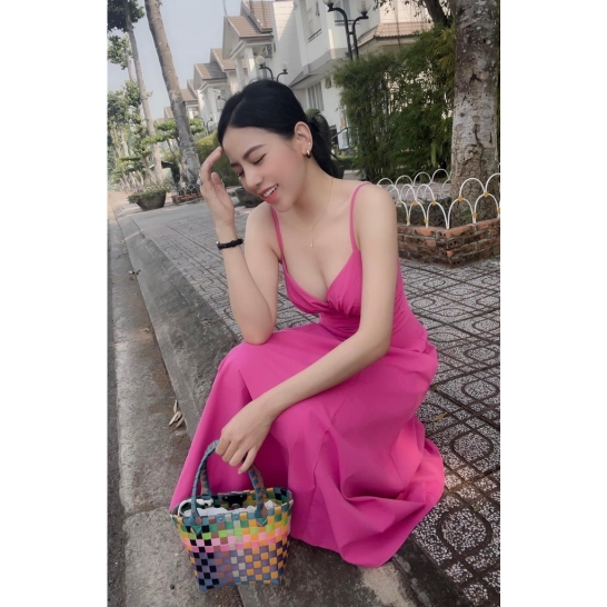 Váy chất thô dáng xoè cổ chữ V thumb