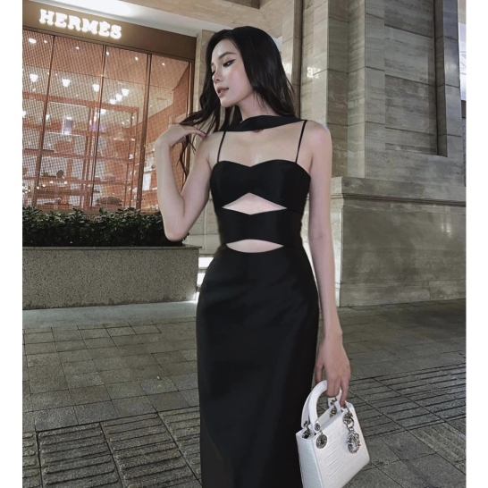 Váy cutout cổ yếm thumb