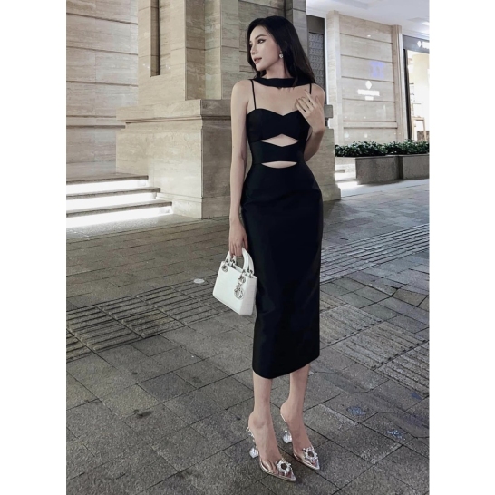 Váy cutout cổ yếm thumb