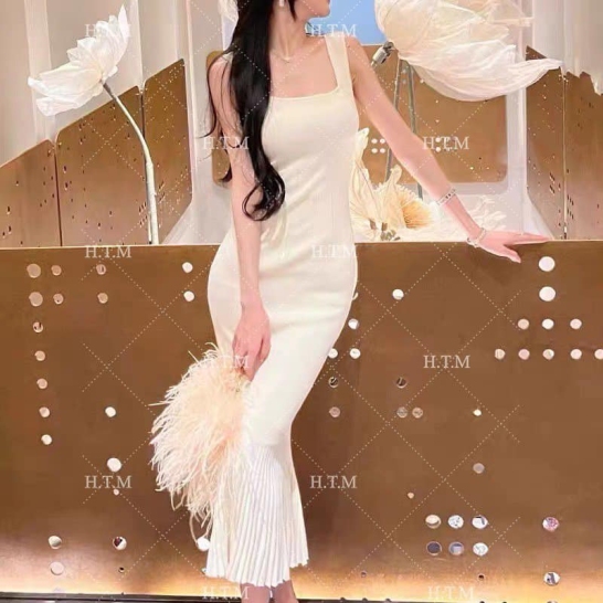 Váy len trắng - xanh thumb