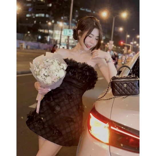 Váy quây hoa lưới ren thumb