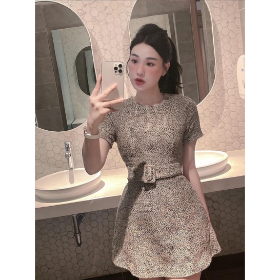 Váy dạ tweed kèm belt thumb