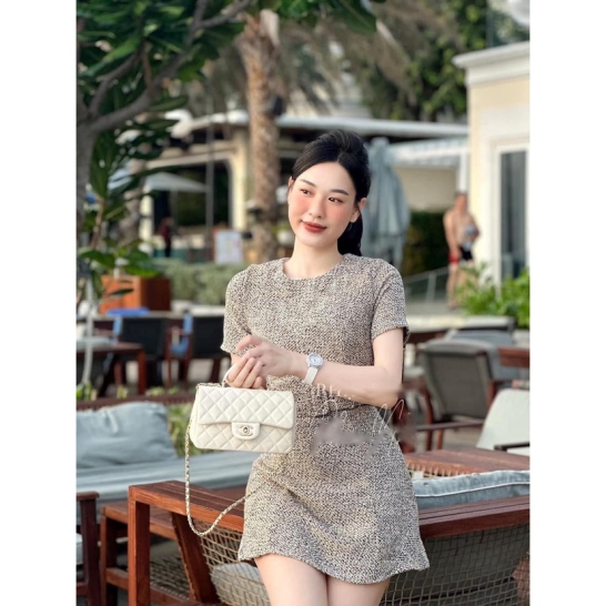 Váy dạ tweed kèm belt thumb