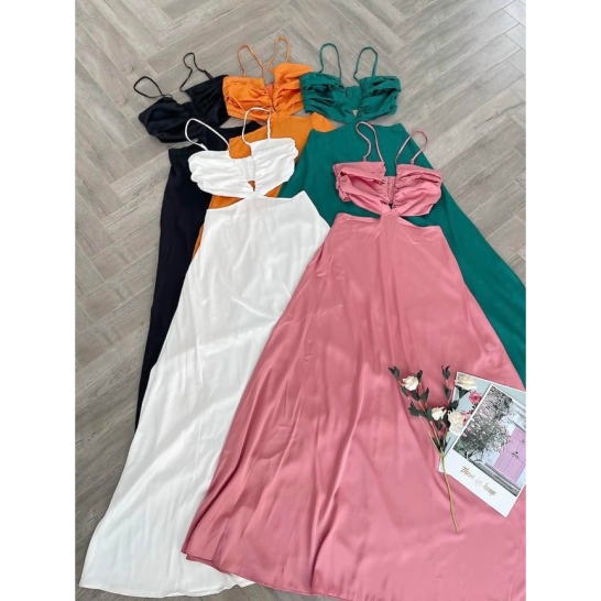 Váy lụa đi biển thời trang thumb