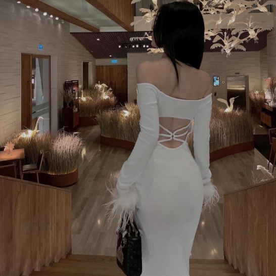 Váy ôm body tay lông vũ 2 màu đen, trắng thanh lịch thumb