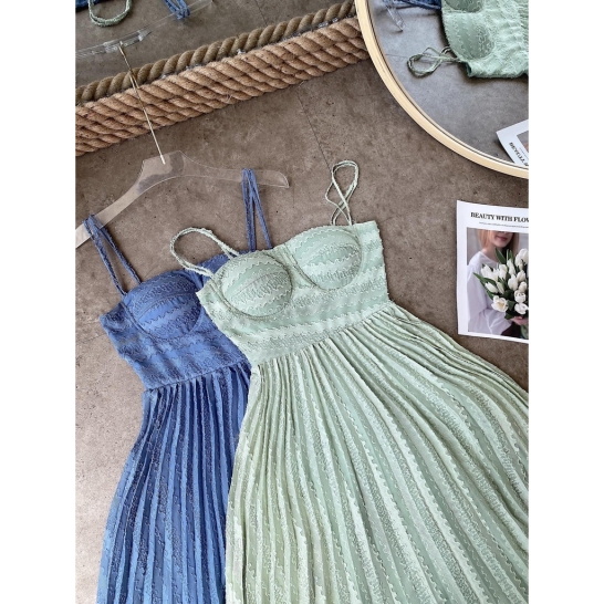 Váy đi biển thiết kế cao cấp thumb