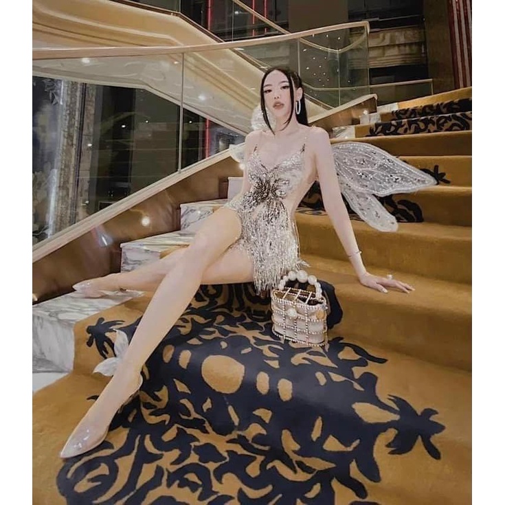 Váy bướm đính đá TKCC