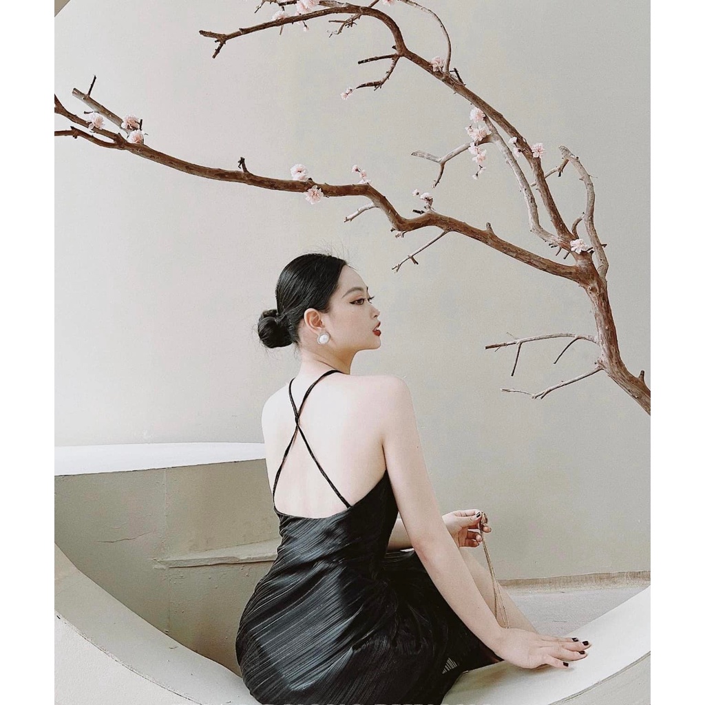 Váy lụa yếm hở lưng 3 màu