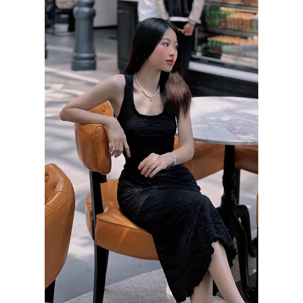 Váy body khoét lưng