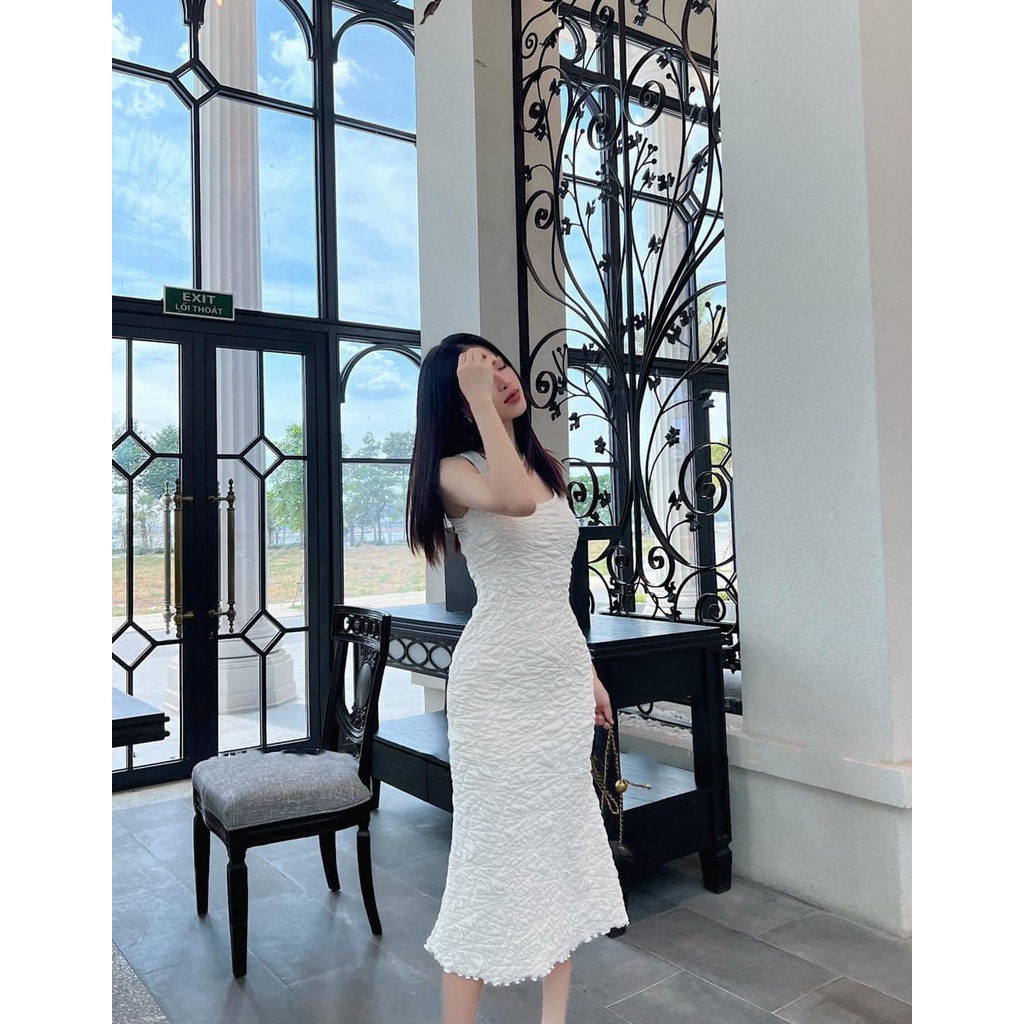 Váy body khoét lưng