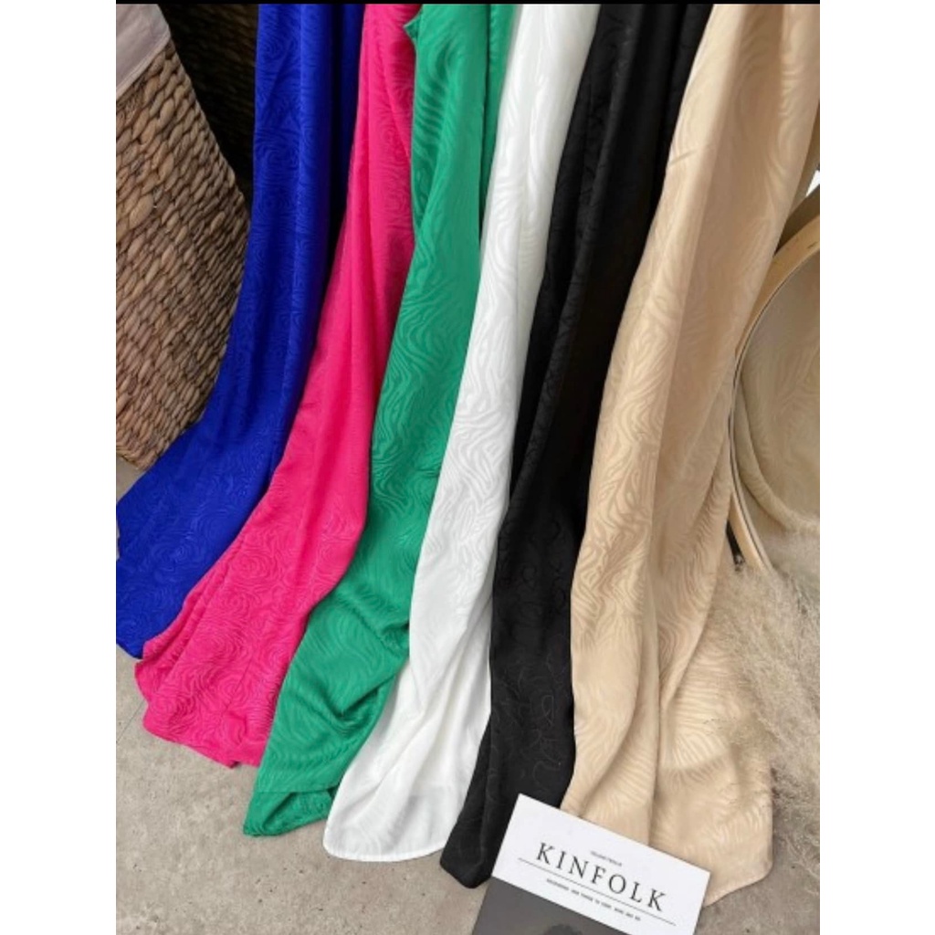 Maxi lụa hở lưng 4 màu