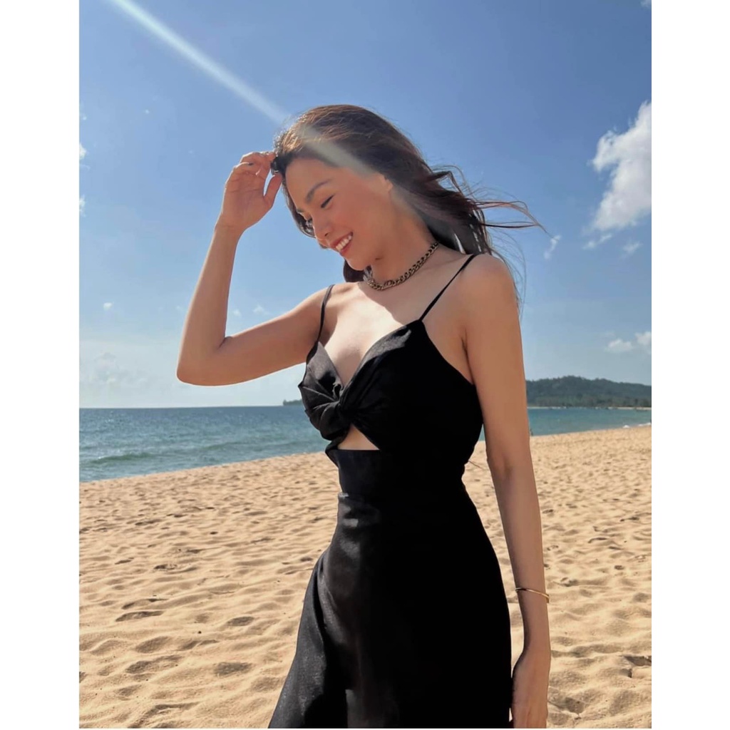 Váy lụa xoắn ngực