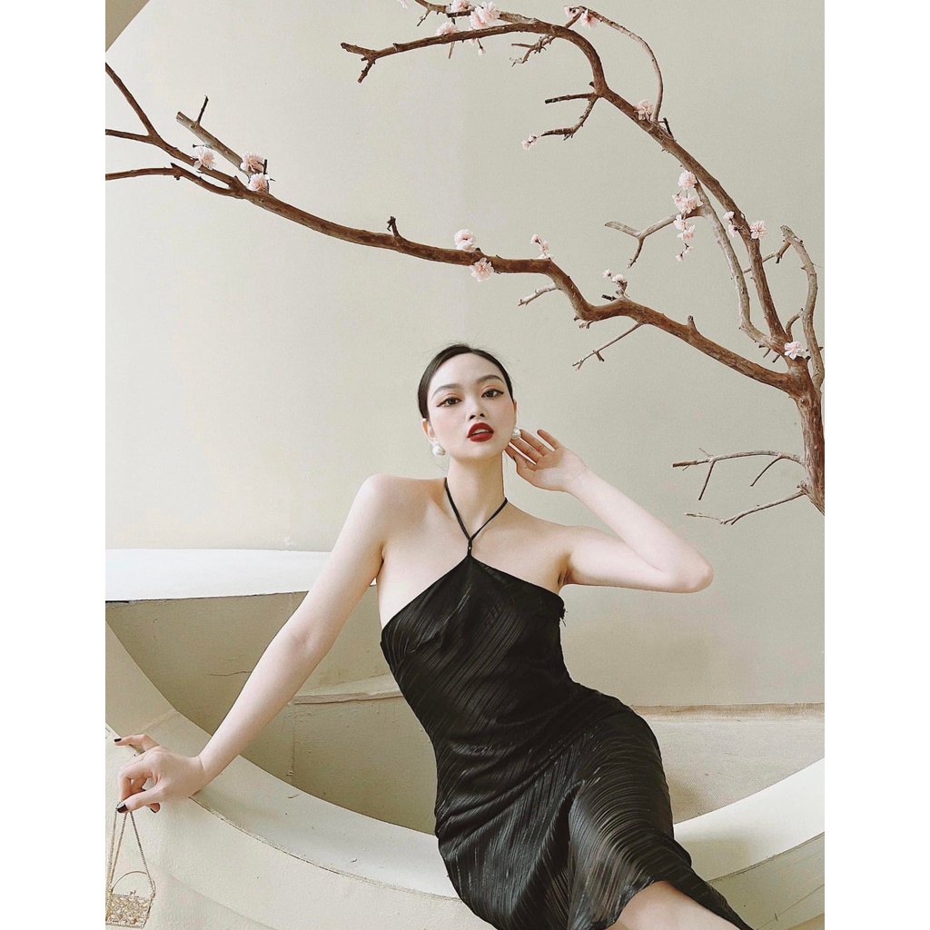 Váy lụa yếm hở lưng 3 màu