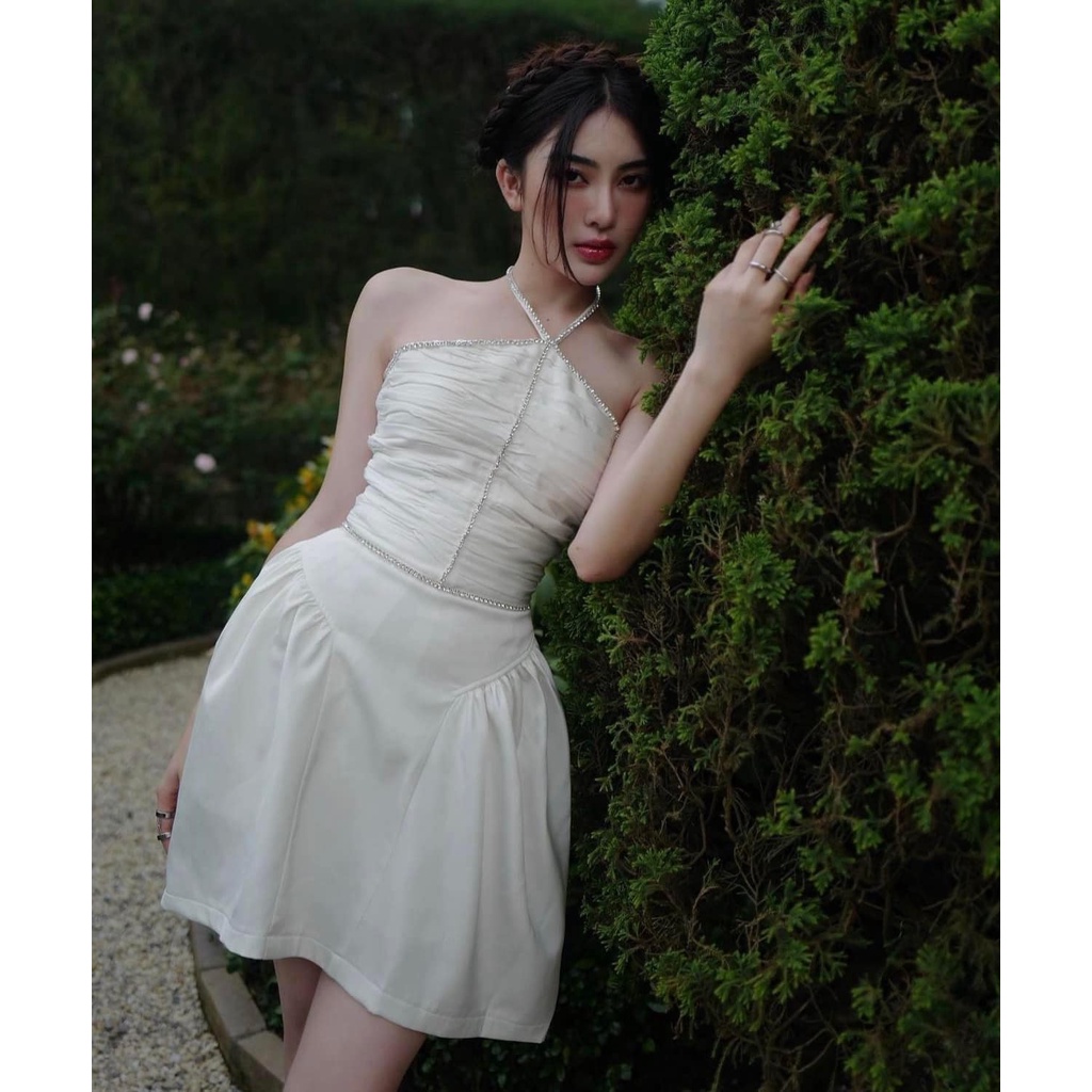 Váy yếm viền ngọc 2 màu