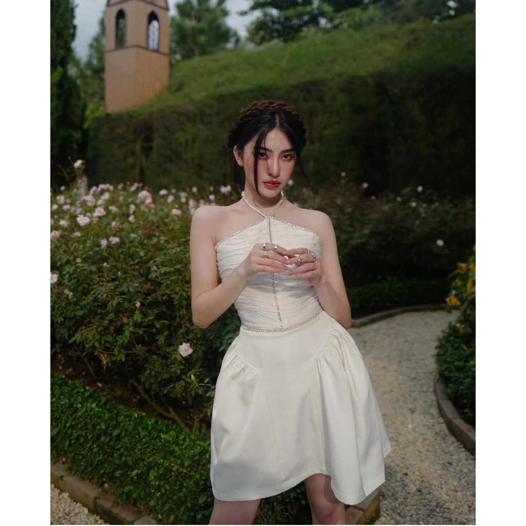 Váy yếm viền ngọc 2 màu