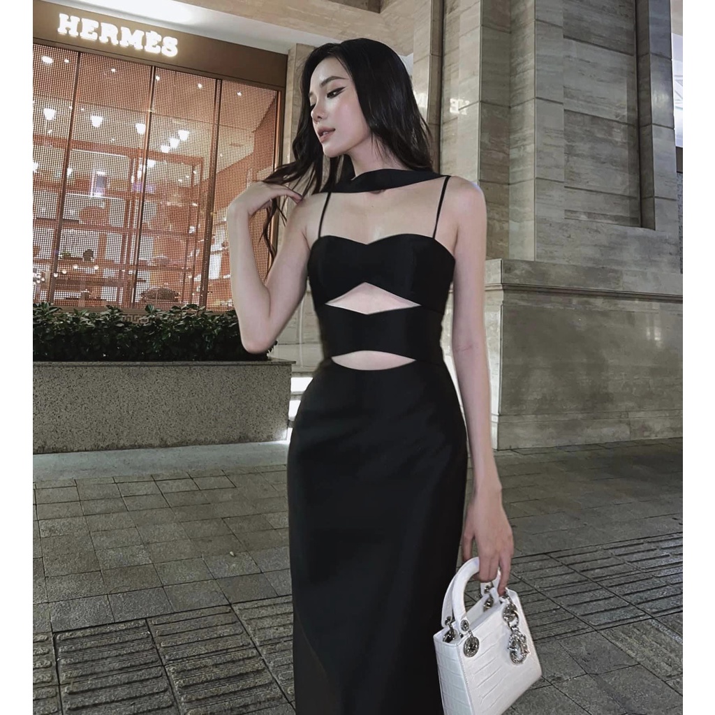 Váy cutout cổ yếm