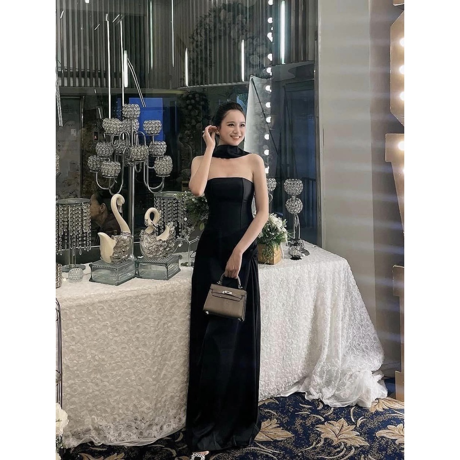 Váy tiệc cổ yếm