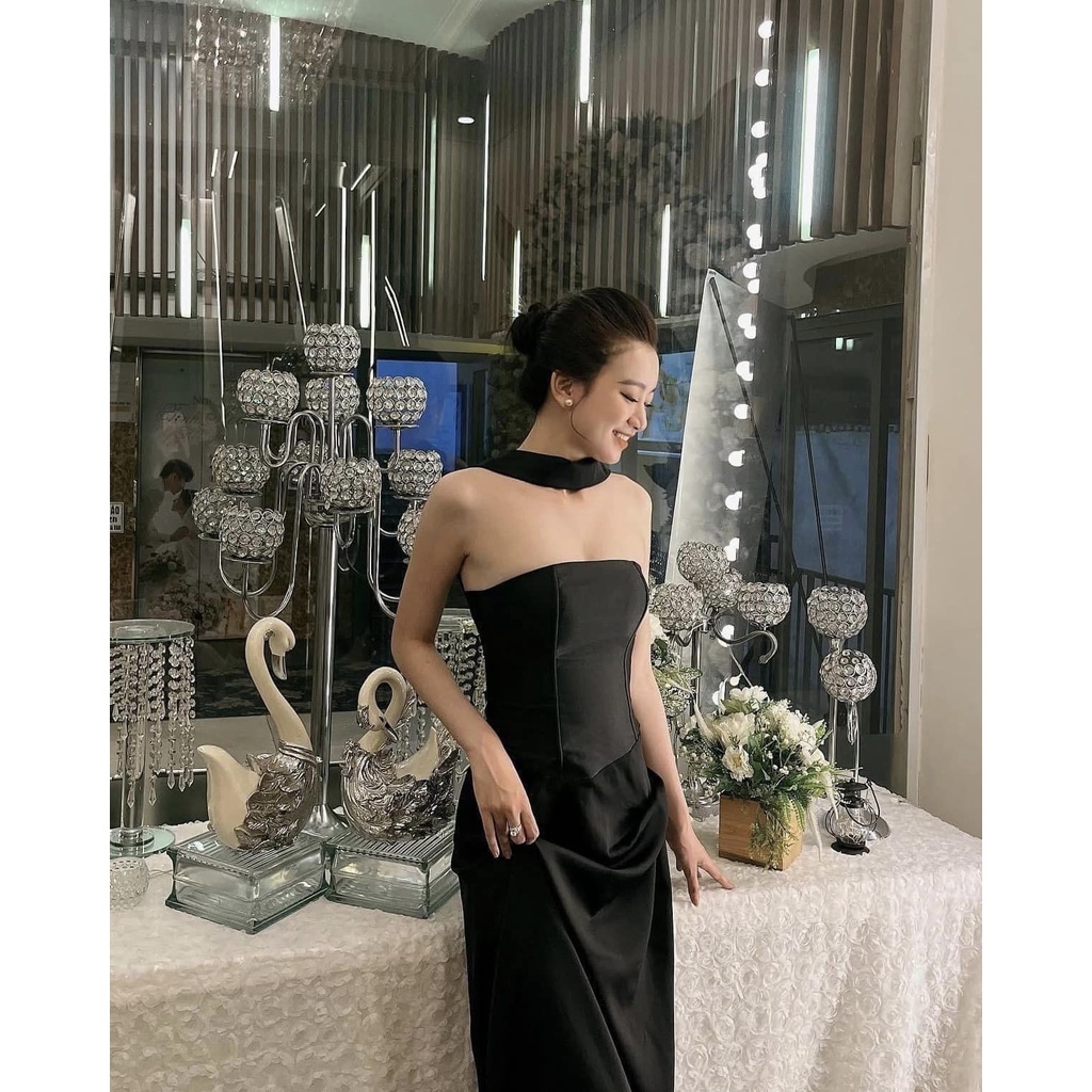 Váy tiệc cổ yếm