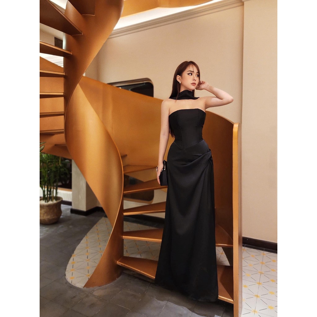 Váy tiệc cổ yếm