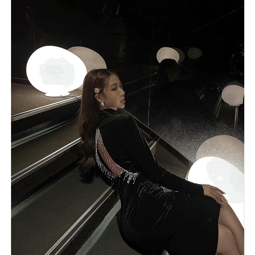 Váy nhung đá hở lưng