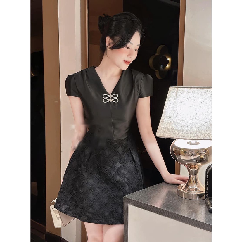 Váy tafta lưới nơ đá